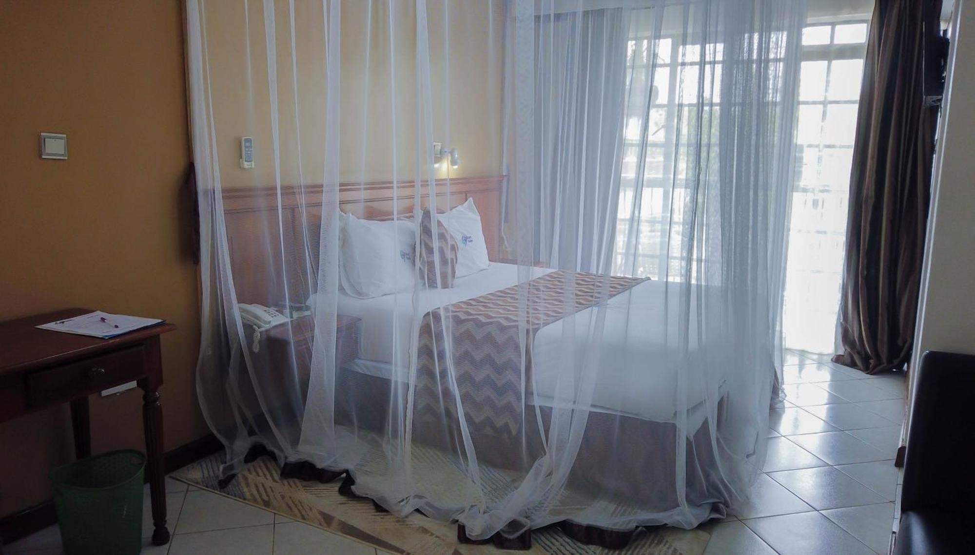 67 Airport Hotel Nairobi Mlolongo Bagian luar foto