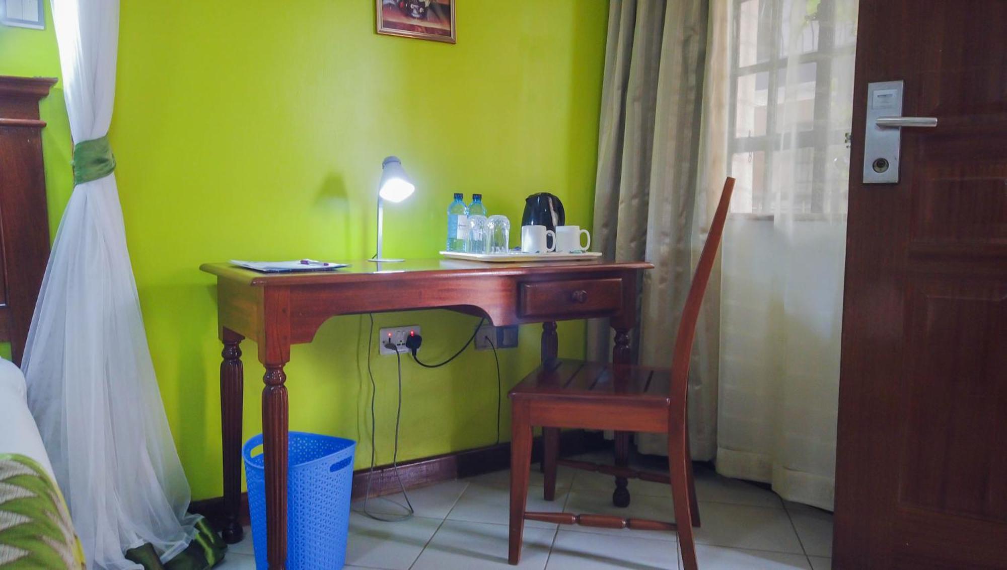 67 Airport Hotel Nairobi Mlolongo Bagian luar foto