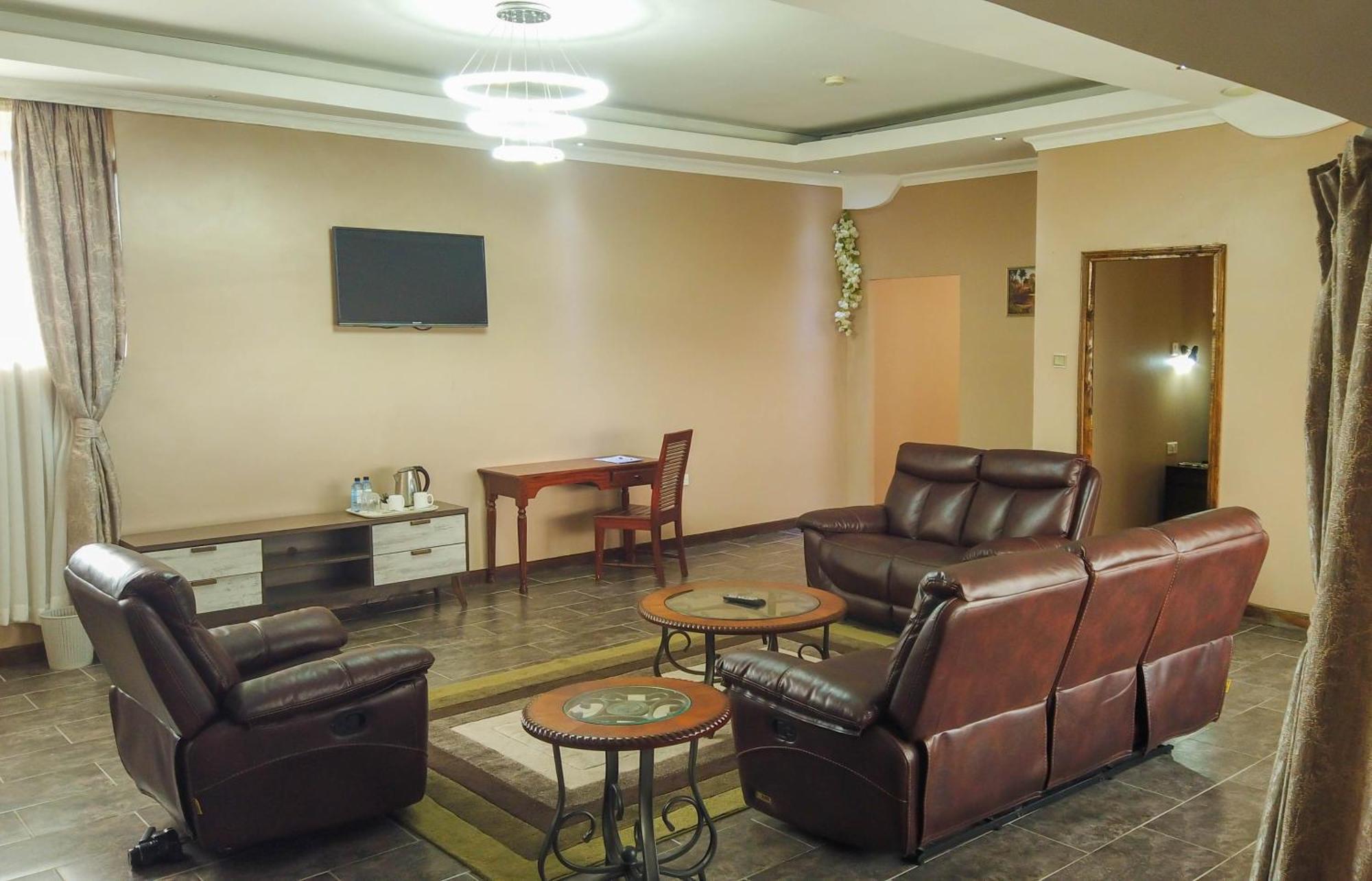 67 Airport Hotel Nairobi Mlolongo Bagian luar foto