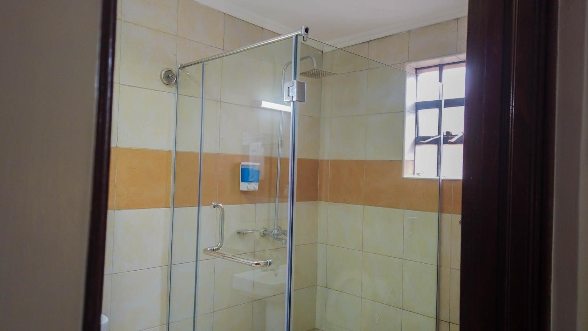 67 Airport Hotel Nairobi Mlolongo Bagian luar foto
