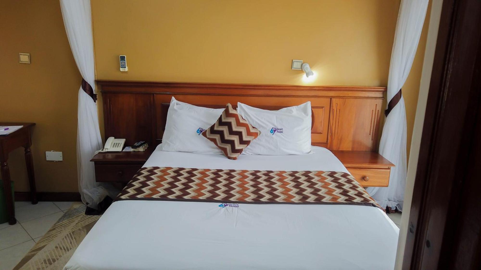 67 Airport Hotel Nairobi Mlolongo Bagian luar foto
