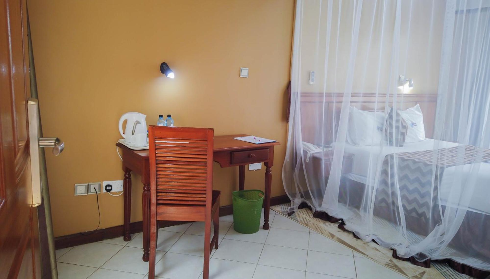 67 Airport Hotel Nairobi Mlolongo Bagian luar foto